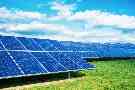 Versicherung Solarenergie: Photovoltaik-Anlage sorgt dank Sonnenenergie für Strom.